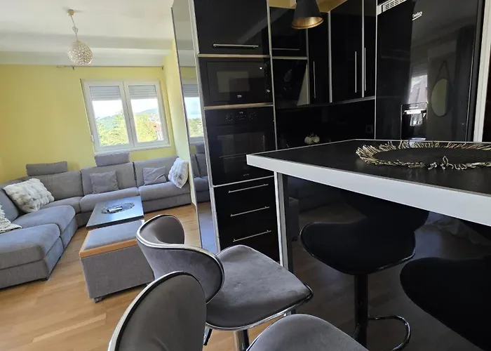 شقة Pezerovic سوكو بانيا